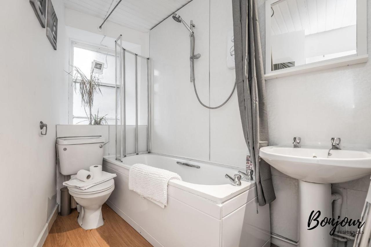 Cosy Grassmarket 2Br-1Ba - Newly Decorated! By Bonjour Residences אדינבורו מראה חיצוני תמונה