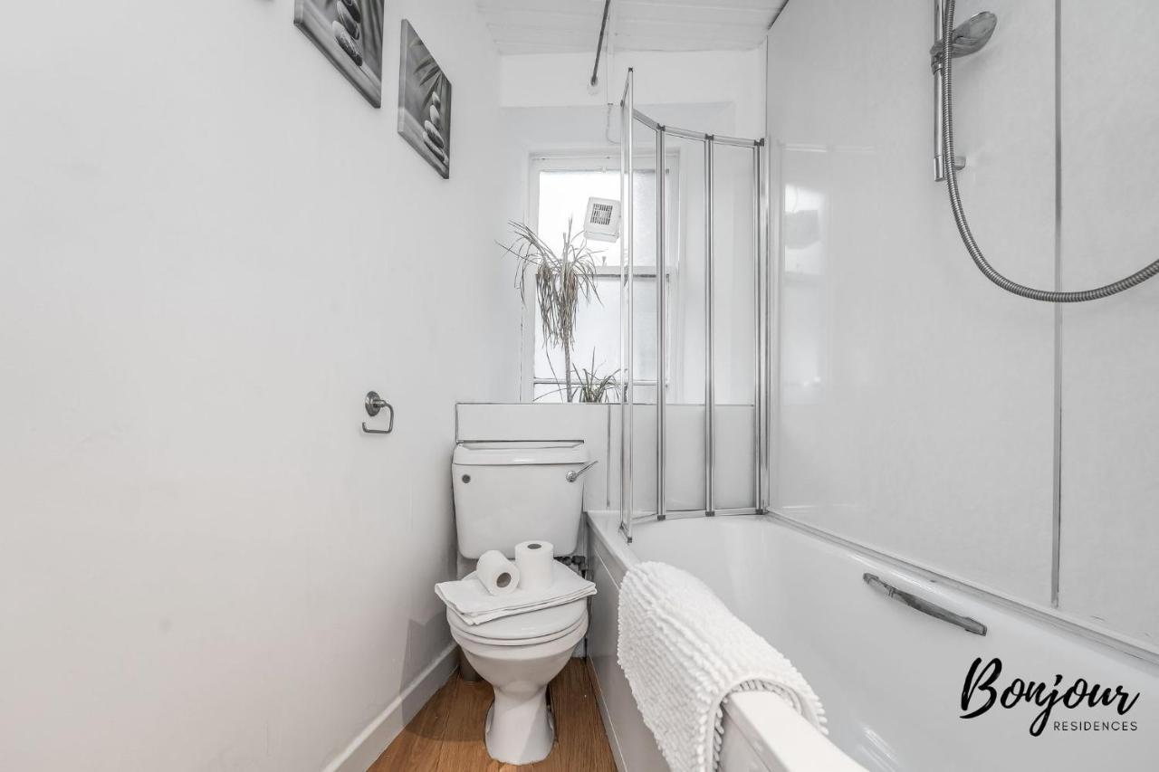 Cosy Grassmarket 2Br-1Ba - Newly Decorated! By Bonjour Residences אדינבורו מראה חיצוני תמונה